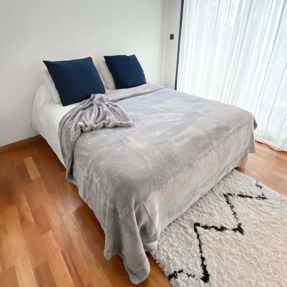 Couverture polaire Cozy gris clair 220x240cm