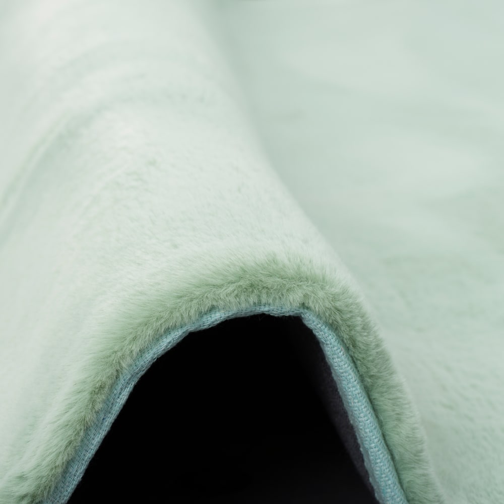 Tapis en fausse fourrure vert menthe 140x180 cm — vue 4
