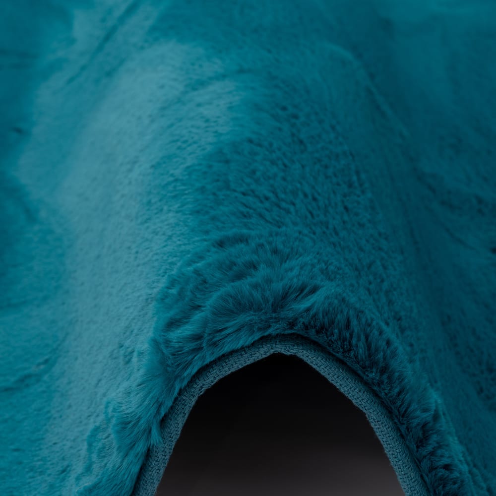 Tapis en fausse fourrure pétrole 60x90 cm — vue 4