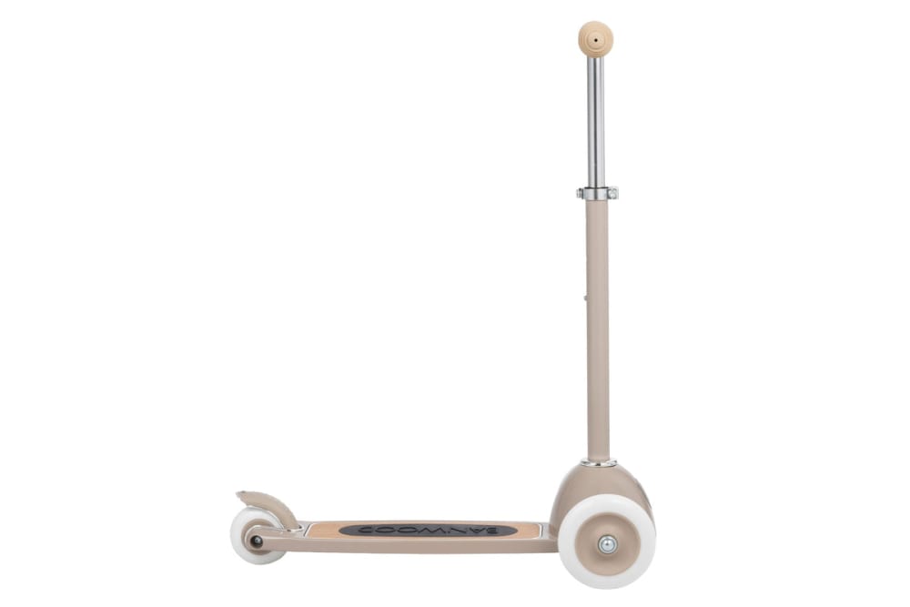 Trottinette beige à trois roues pour enfants à partir de 3 ans