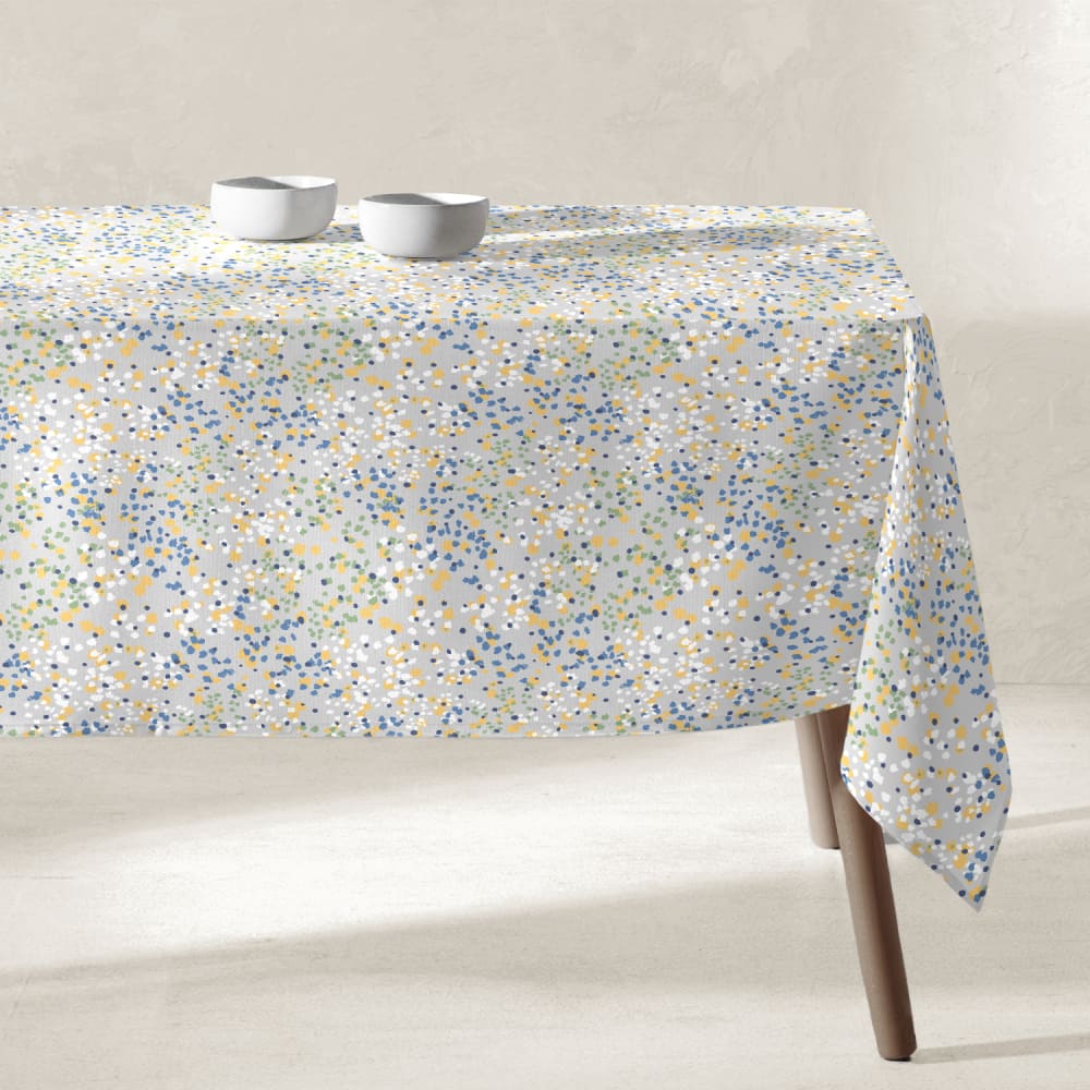 Nappe carrée en résine antitache 135x135 cm