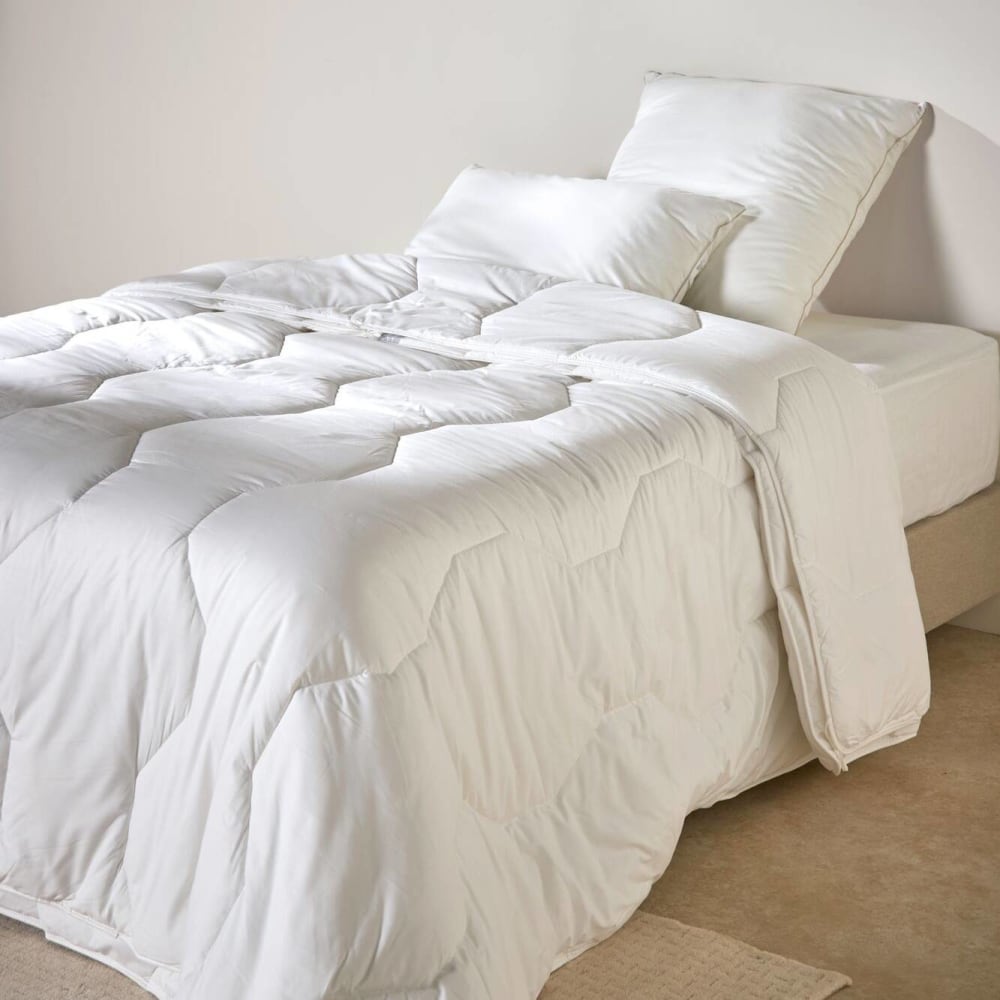 Couette 4 saisons anti-acariens enveloppe en coton 240 x 220 cm - Maisons du Monde
