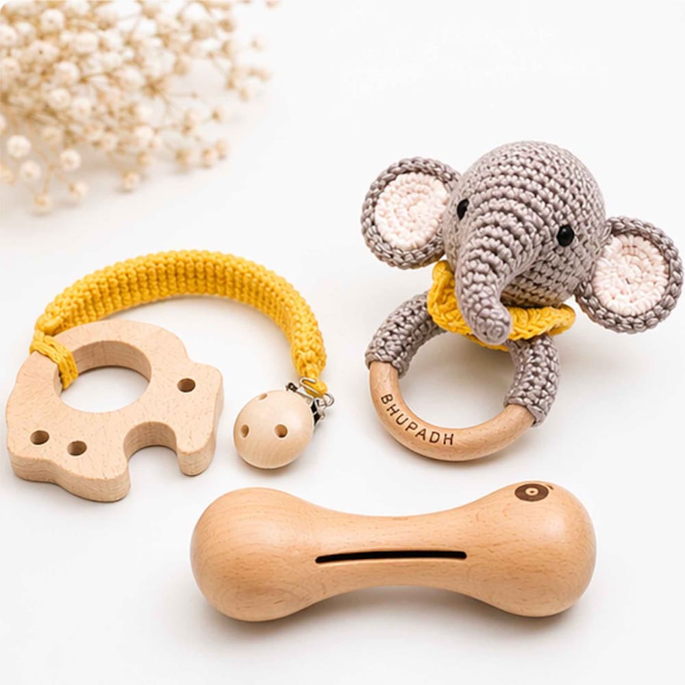Sevira Kids Set aus 3 rasseln aus baumwolle und naturbelassenem holz Grau Baby