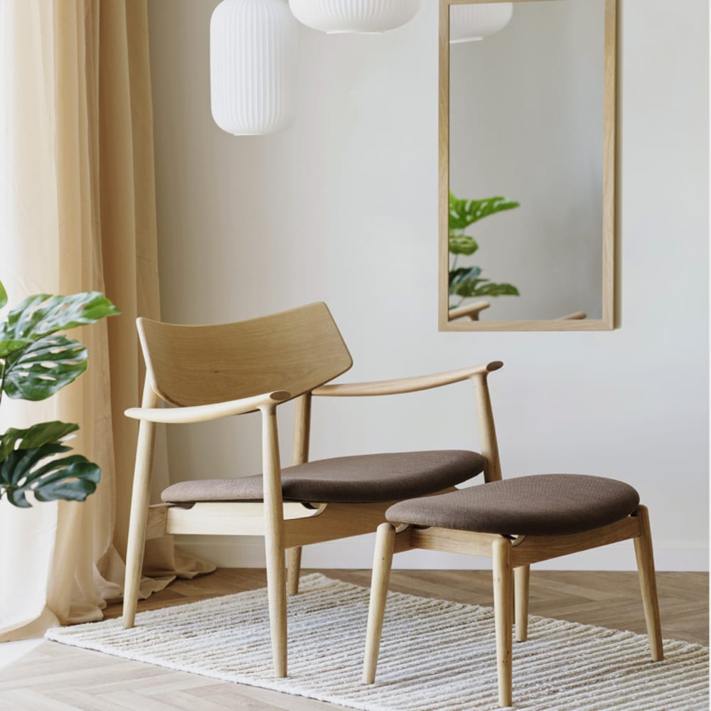 Fauteuil lounge en chêne naturel et tissu marron