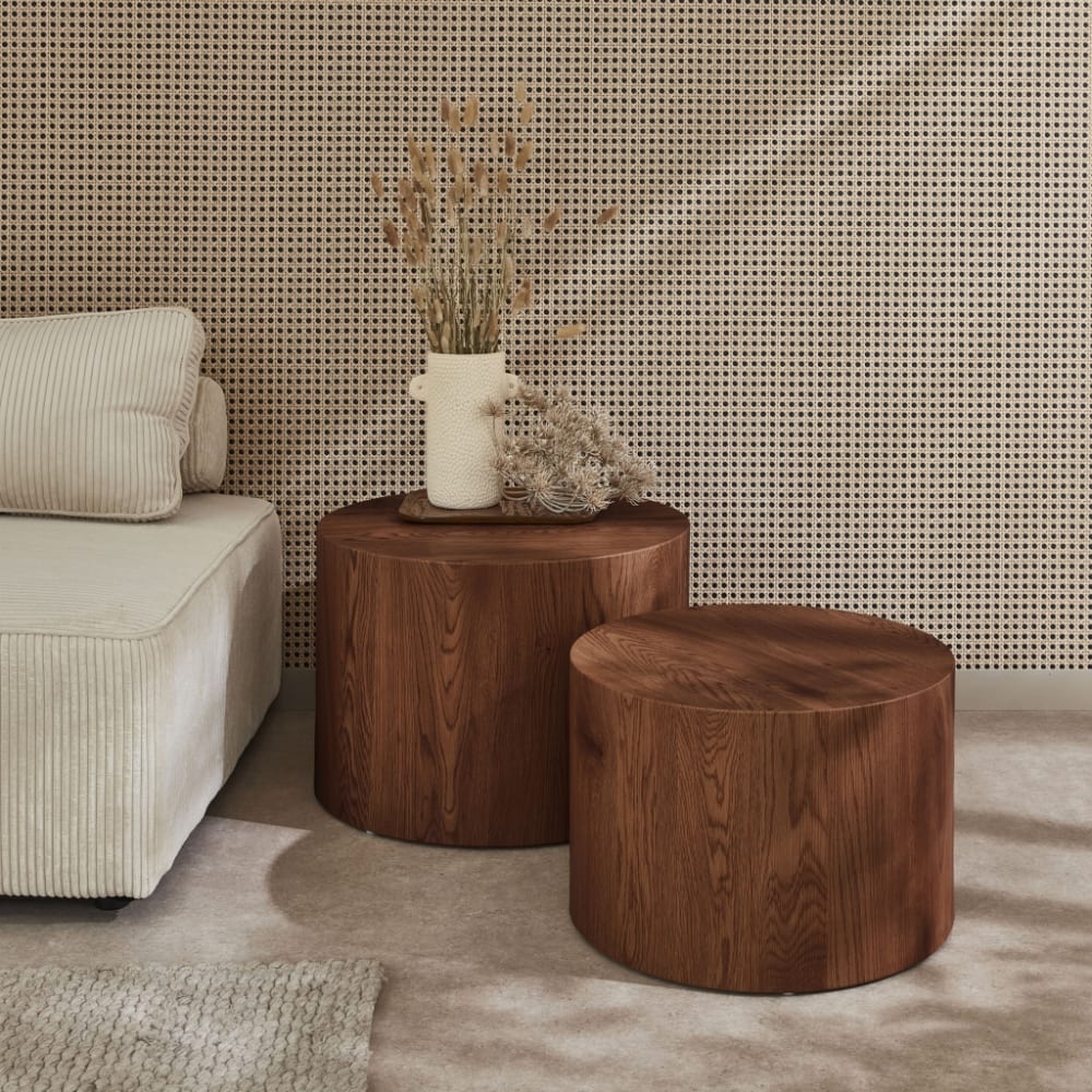 Lot de 2 tables basses rondes effet noyer Lot de 2 tables basses rondes effet noyer