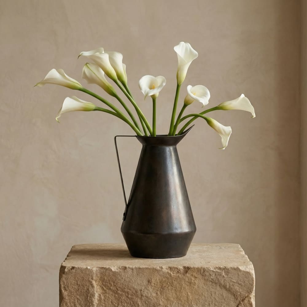 Vase en métal marron foncé h34