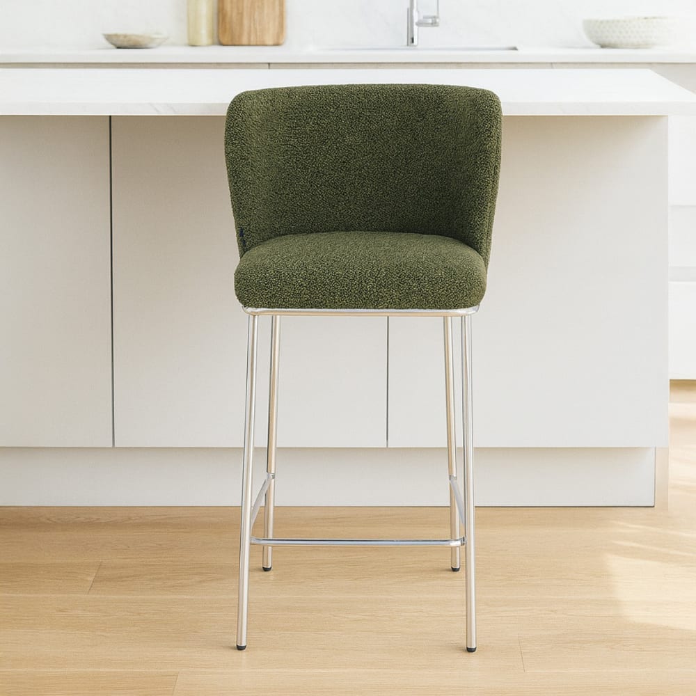 Lot de 2 tabourets de bar en tissu bouclé vert, piètement chromé