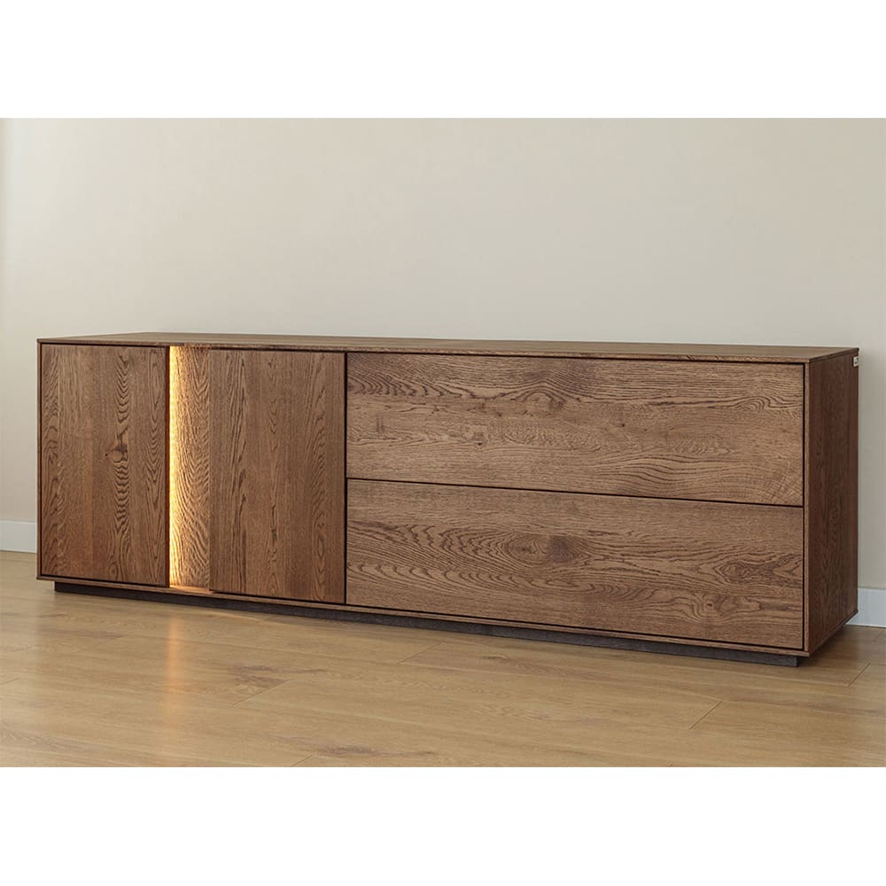 Kommode mit Beleuchtung aus Massivholz 185x43,5x60cm, wildeiche