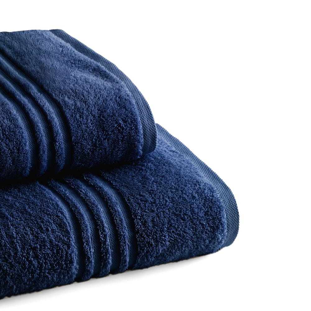 Set mit 2 marineblauen Baumwoll-700g Badetüchern (50x100) -