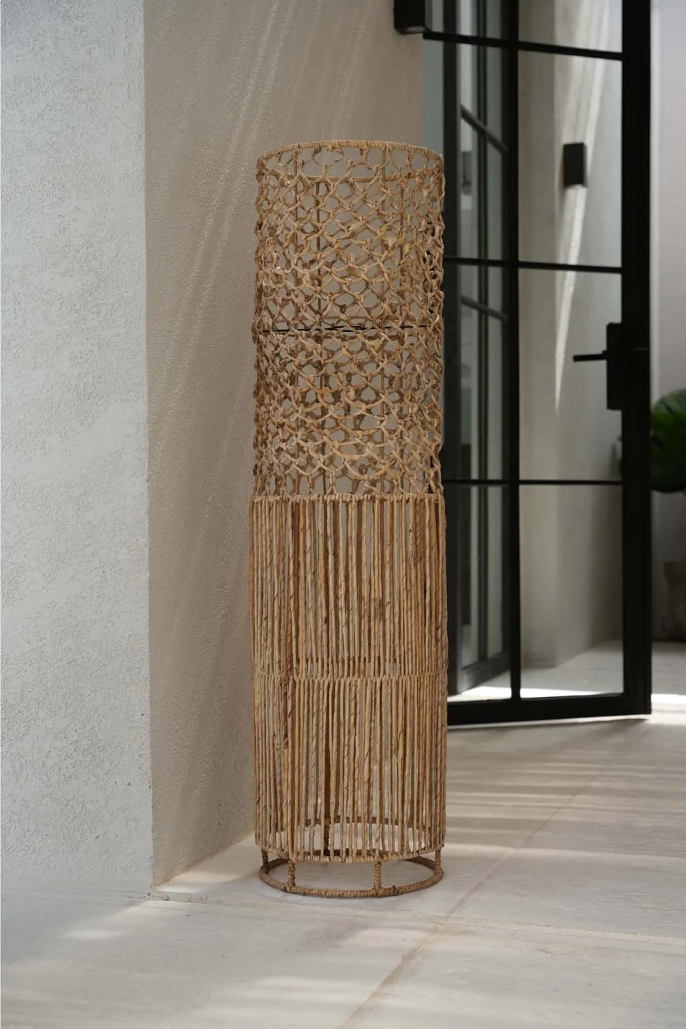 Bazar Bizar Hängelampe aus bananenblättern in braun, 31x31x116cm style seaside Beige Naturfasern