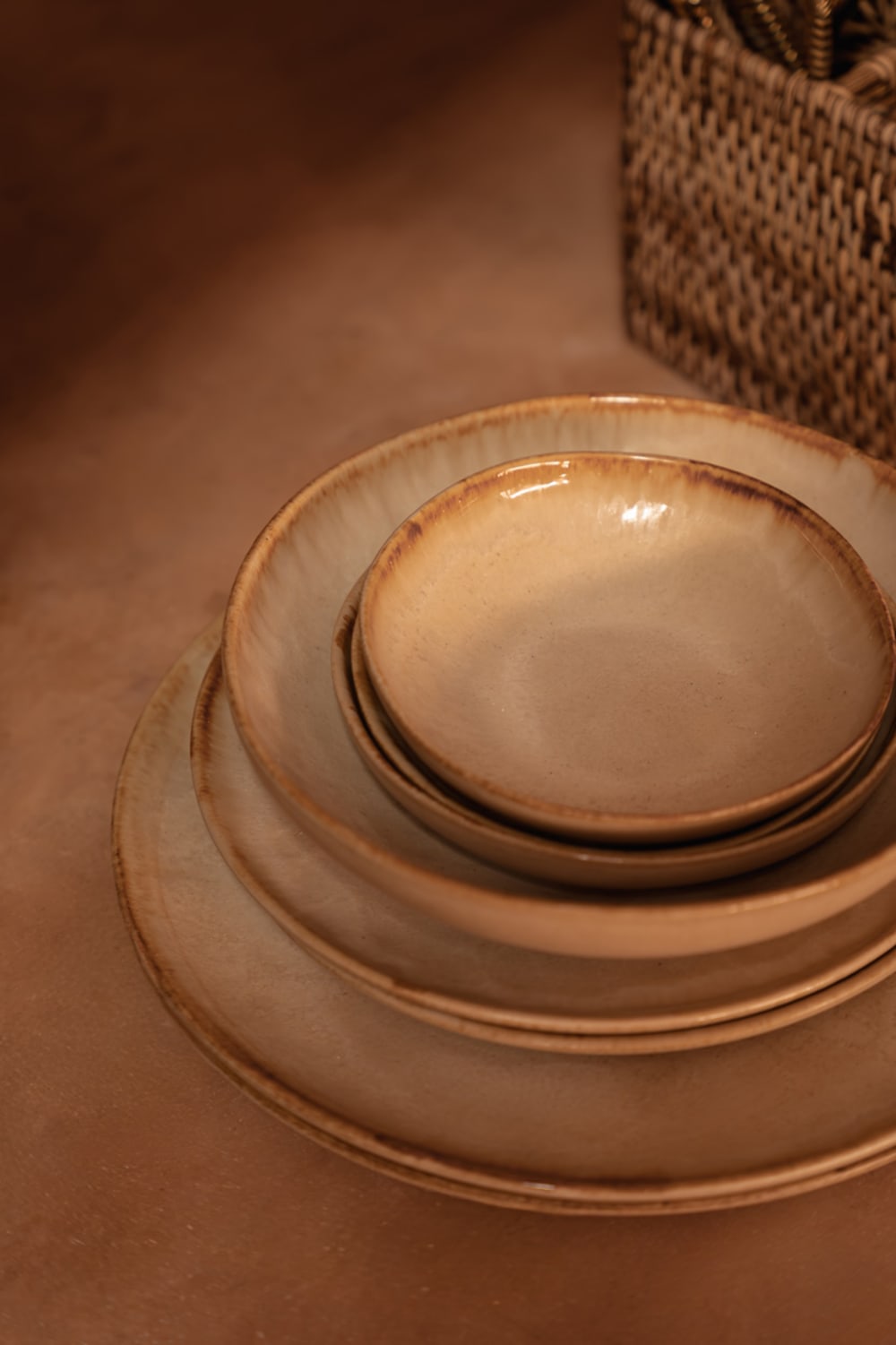 plato de gres en blanco 28x28x24 cm