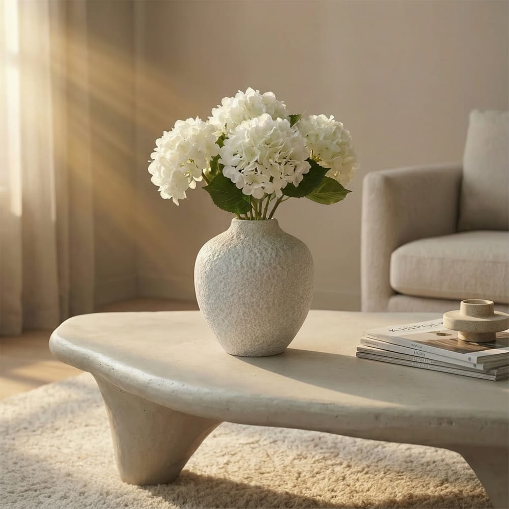Vase décoratif en céramique artisanale blanche H29 - Maisons du Monde