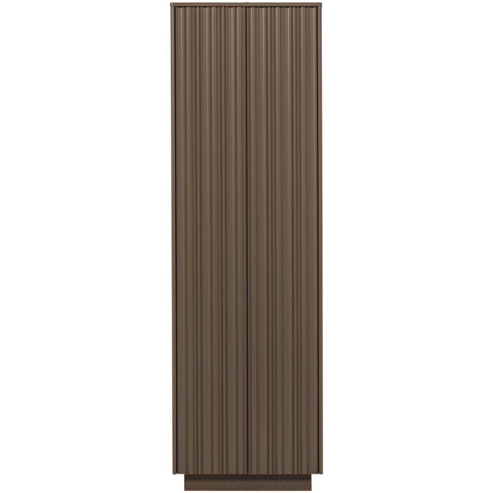 Armoire en pin marron