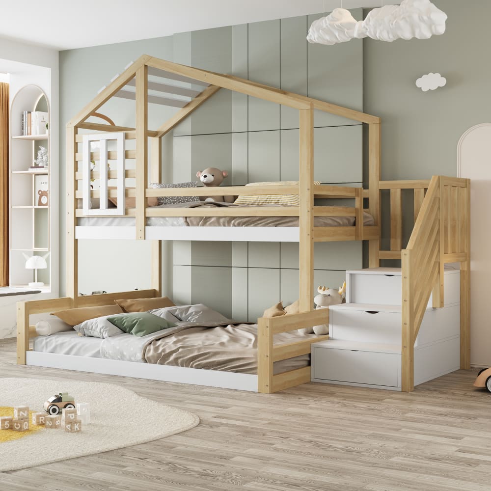 Etagenbett aus Kiefernholz mit Fenster und Stufentreppe