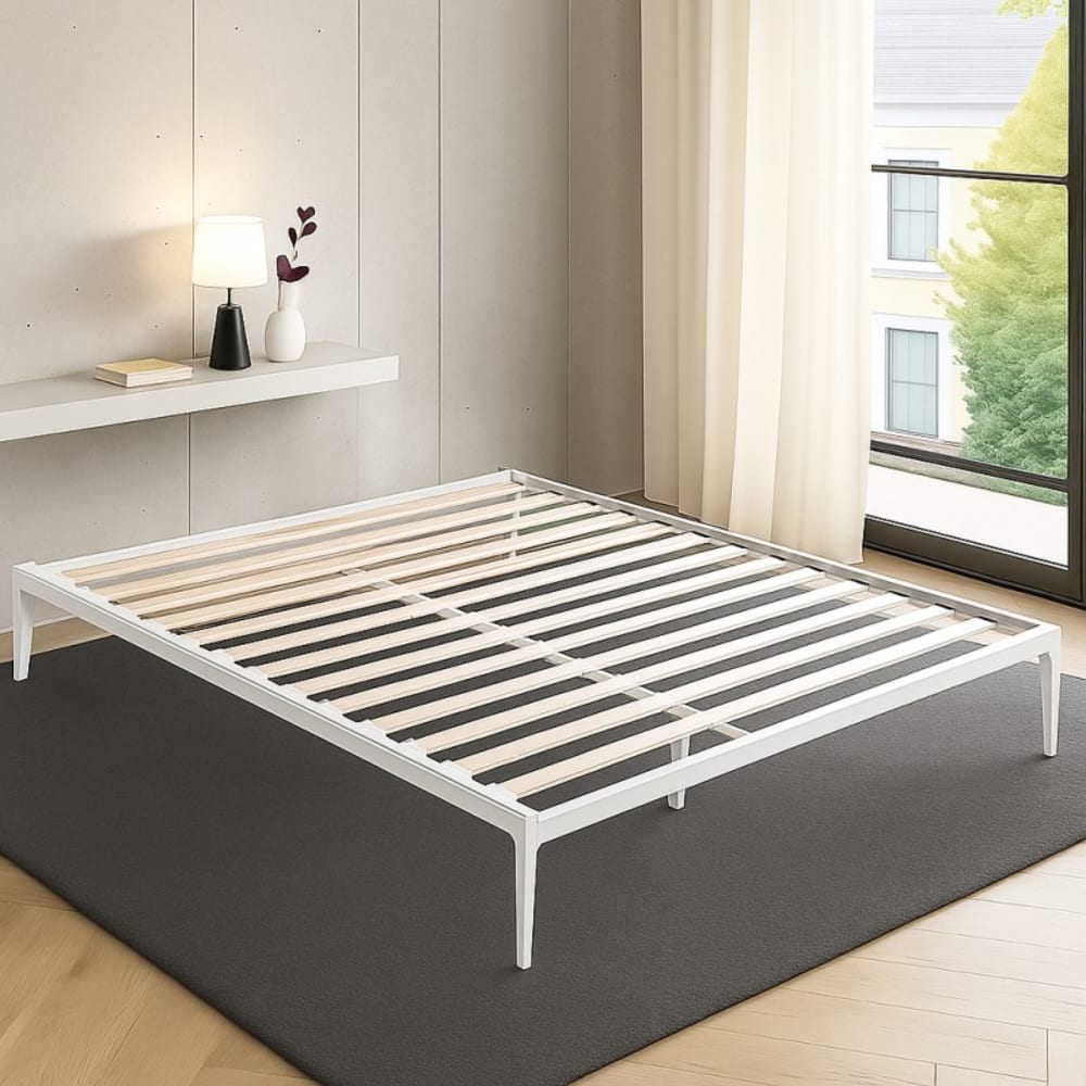 Lit design style industriel blanc à lattes larges 90x190 cm