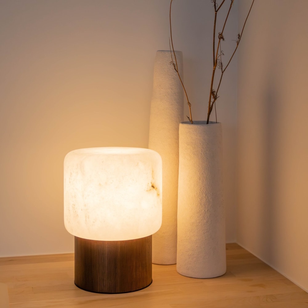 Lampe de table en albâtre blanc doux, ø 19 cm, hauteur 25 cm — vue 3