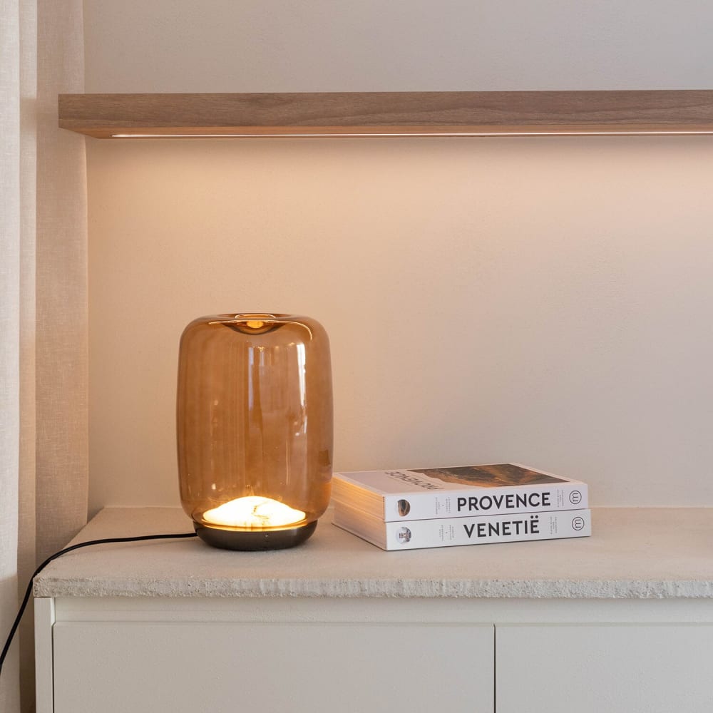 Lampe de table en verre ambré avec base en métal bronze — vue 3