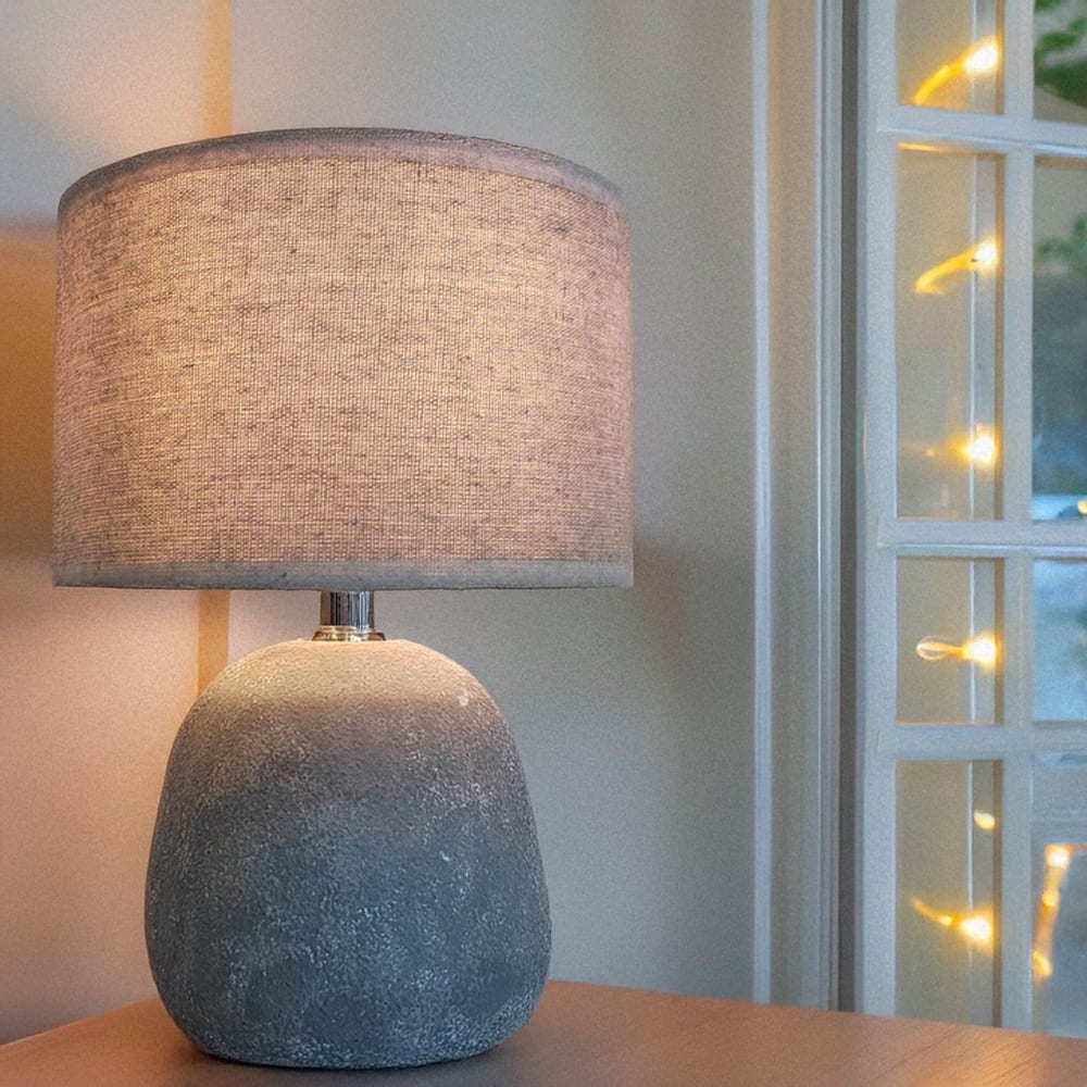Lampe à poser en céramique grise et abat-jour beige antique 20x20x28cm — vue 3