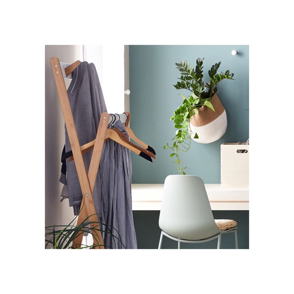 Set 40 Kleiderbügeln aus Eukalyptusholz, natur und schwarz,