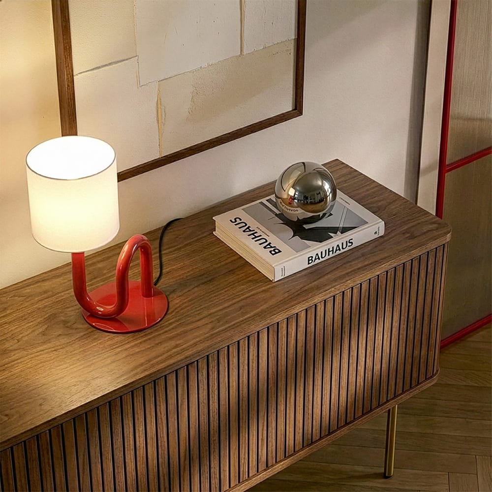 Lampe de table wama en métal rouge — vue 3