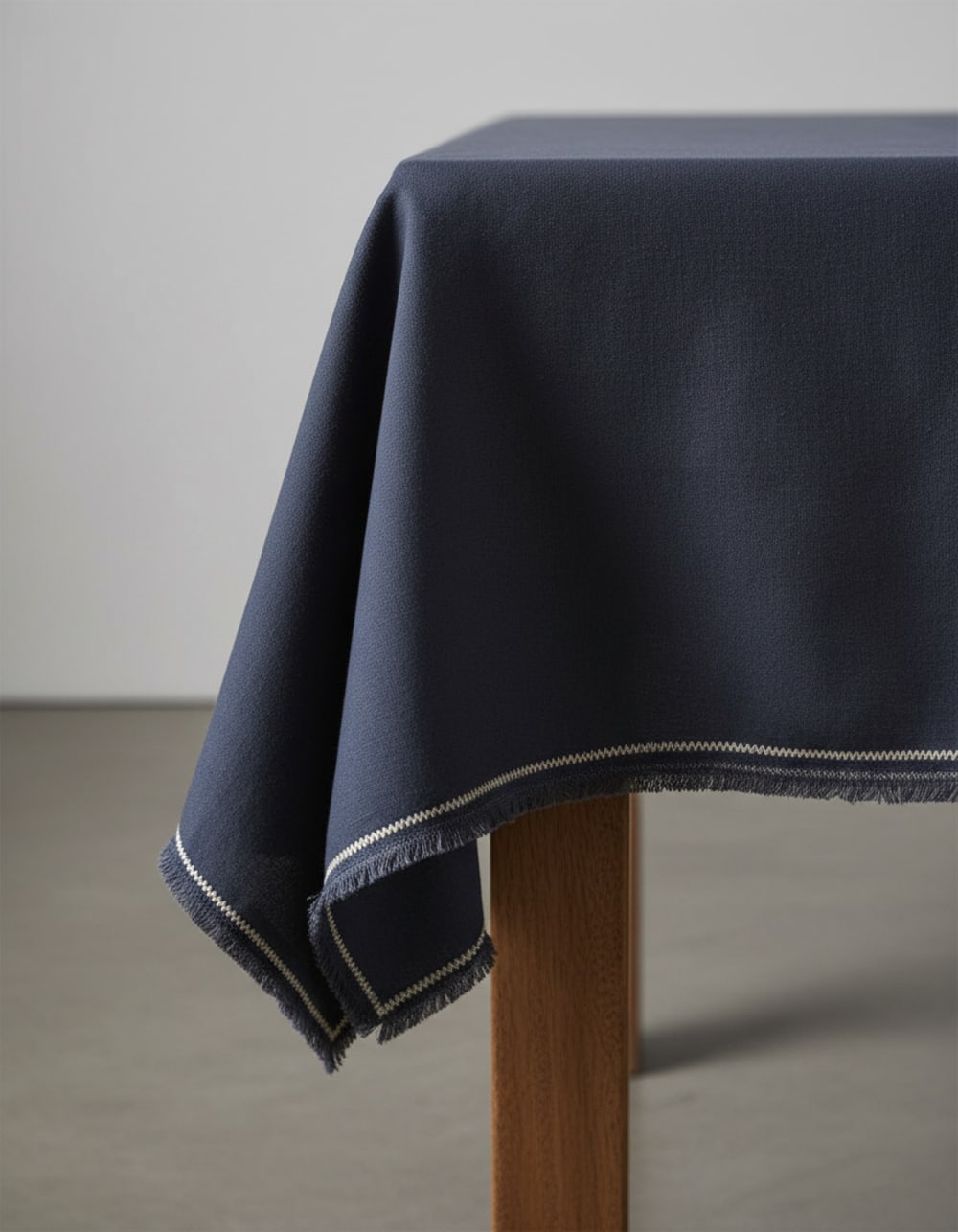 Nappe en lin noir avec - bordure