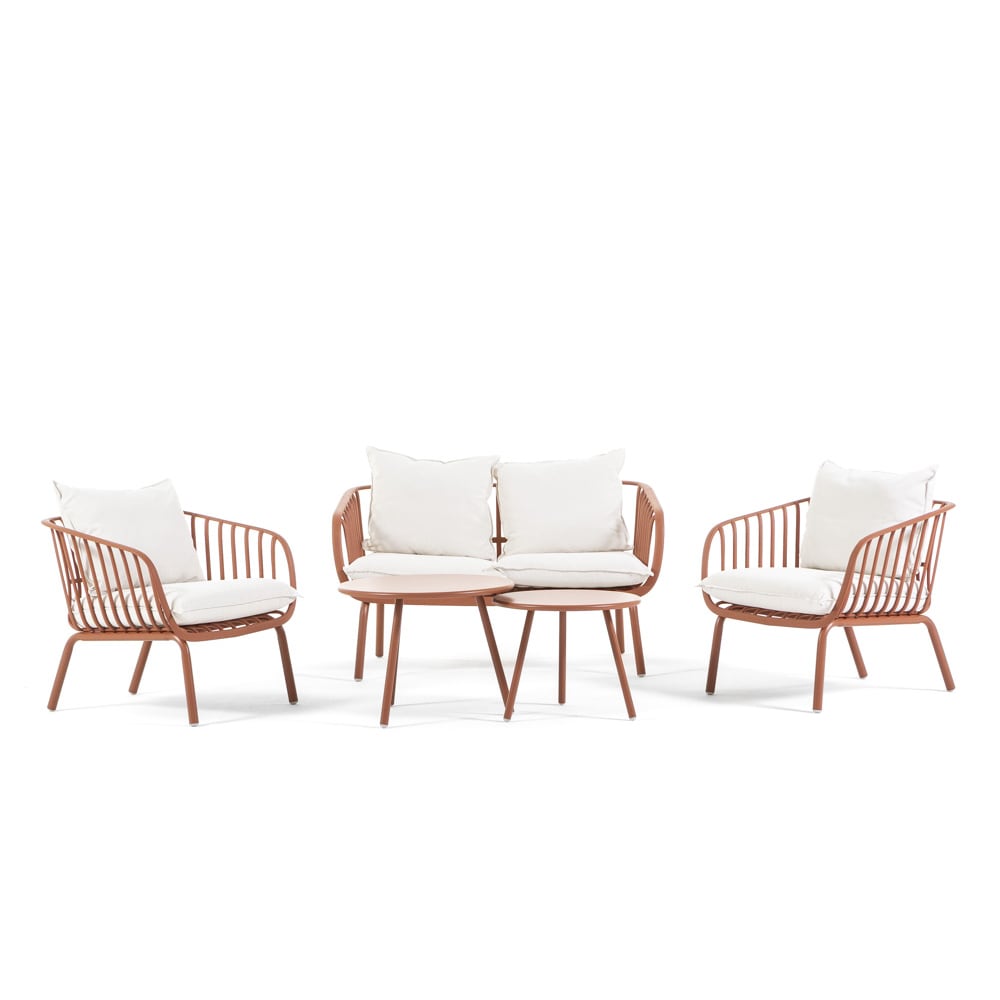 Salon 4 places en résine et métal terracotta avec coussins crème
