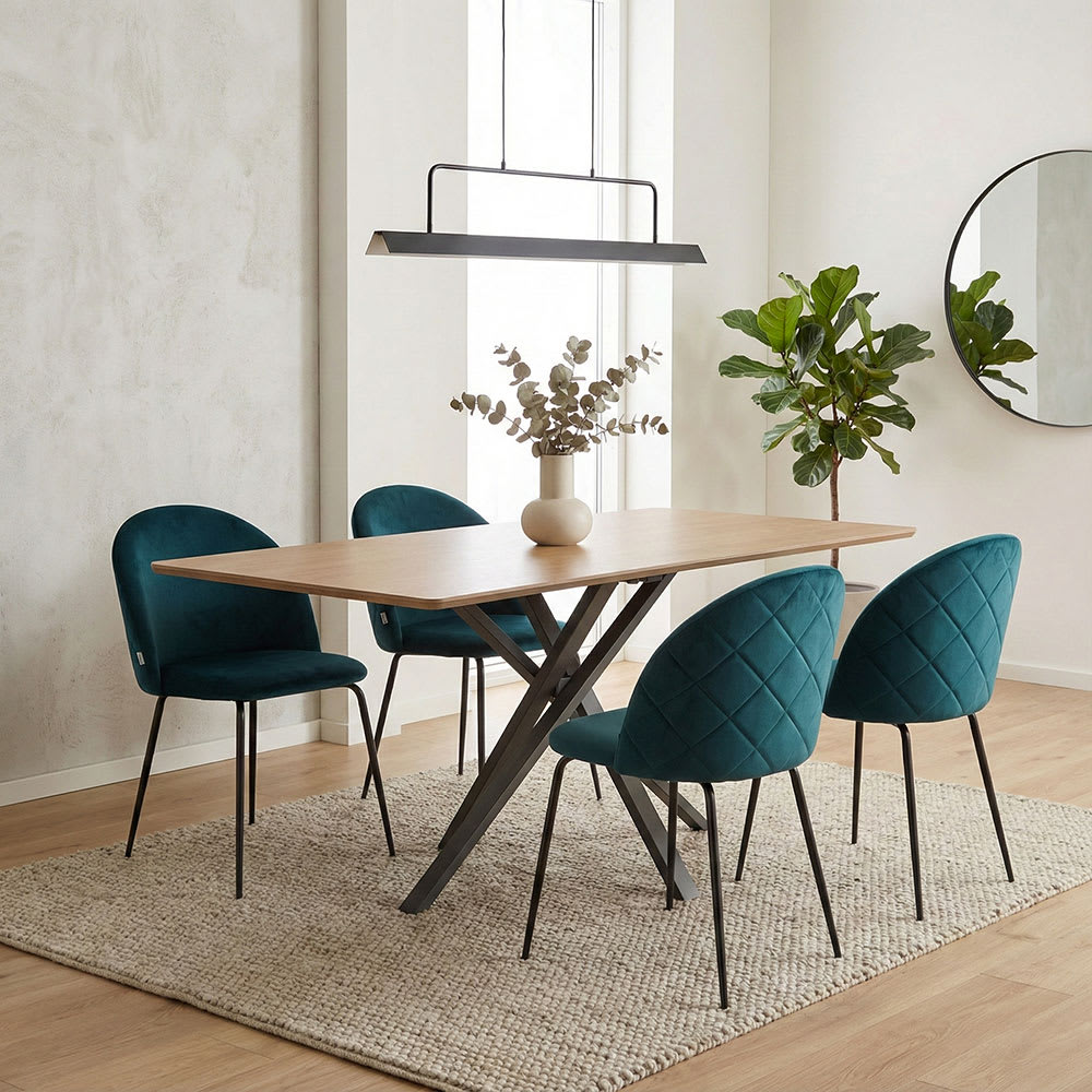Rechteckiger Tisch 150x90 cm mit Metallbeinen und Holzoptik -
