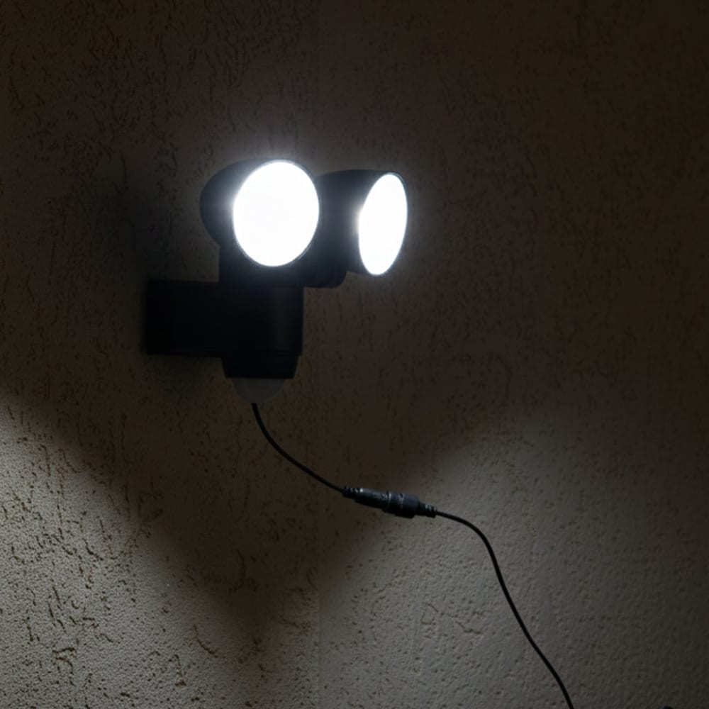 Projecteur solaire sensor plastique noir 1000lm Projecteur solaire sensor plastique noir 1000lm
