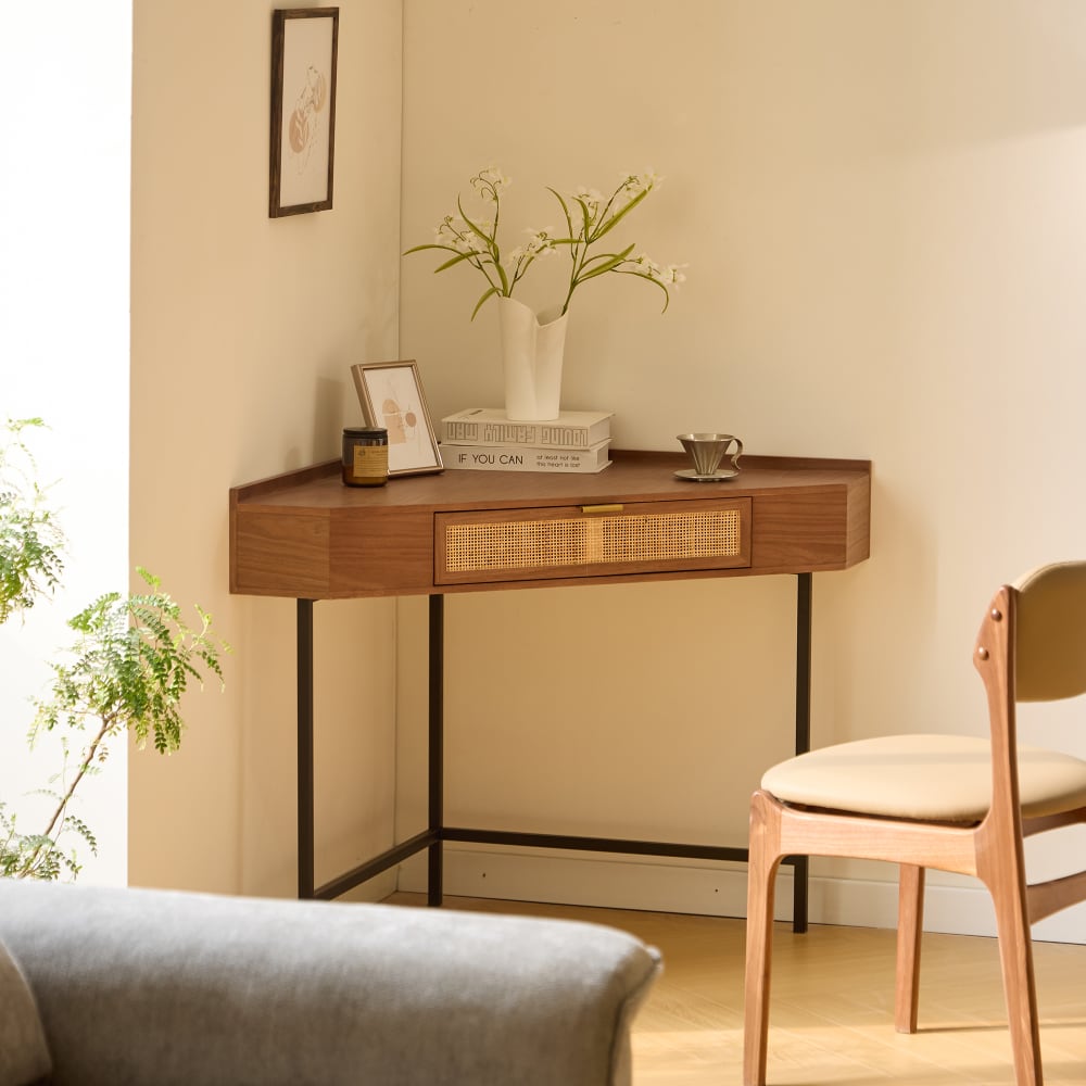Bureau d'angle en bois de noyer et rotin 1 tiroir