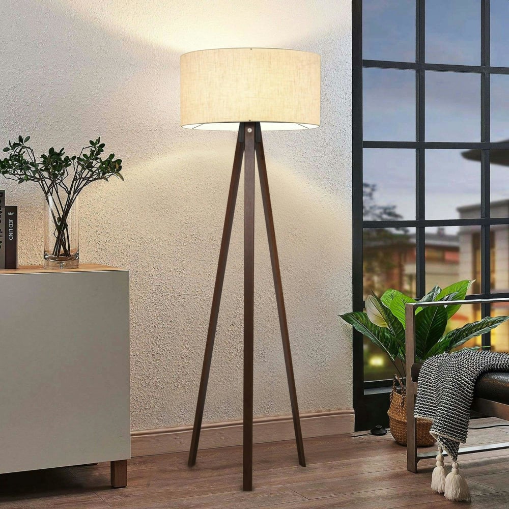 Lampadaire trépied effet bois brun, abat-jour beige — vue 3