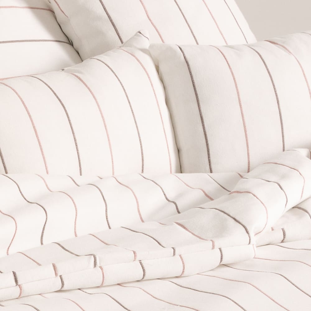 Lot de 2 housses de coussin en coton fil en relief teint rose 50x30 — vue 4