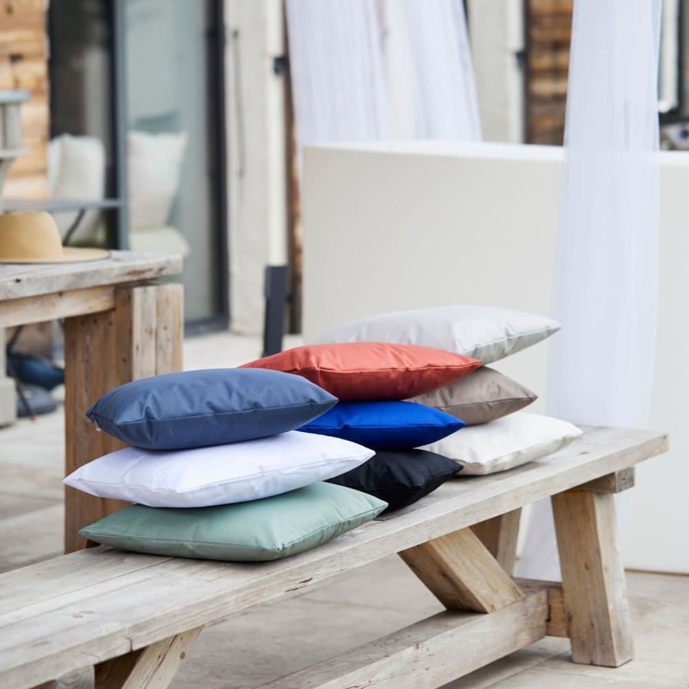 Coussin extérieur imperméable et déhoussable minorque polyester blanc - Maisons du Monde