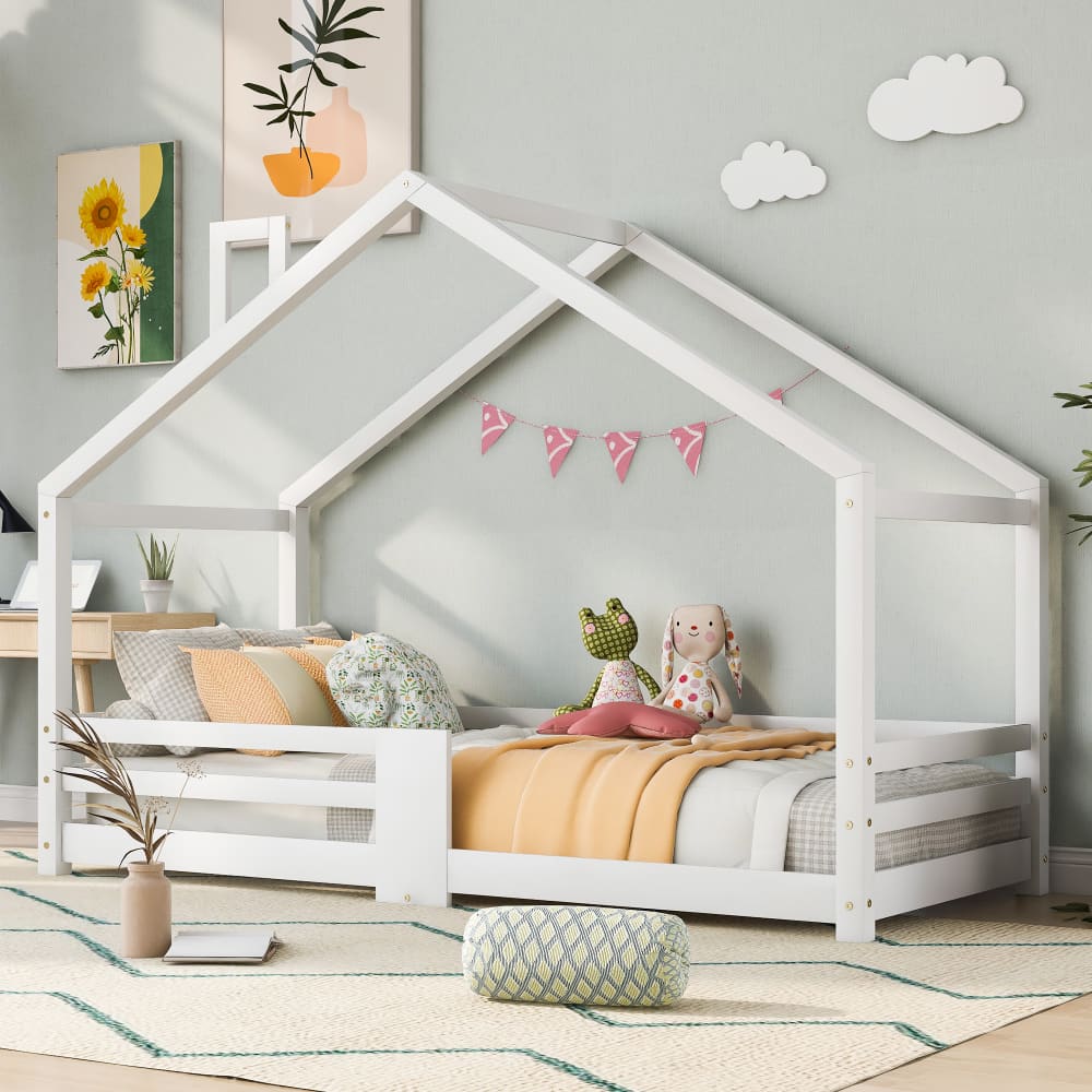 Kinderbett 90x200 cm aus Kiefer mit Rausfallschutz und Hausform,