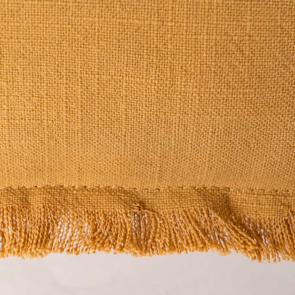 Coussin lin et coton jaune moutarde à franges 30x50cm — vue 4