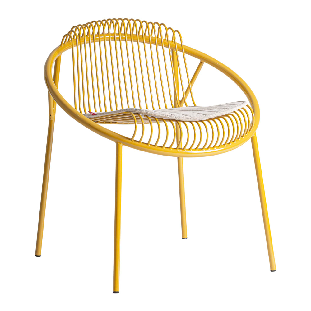 chaise en fer moutarde