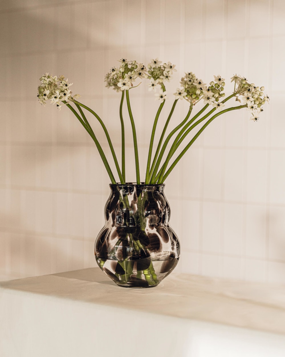 Vase aus mundgeblasenem Glas 18 x 18 x 22 cm - Maisons Du Monde