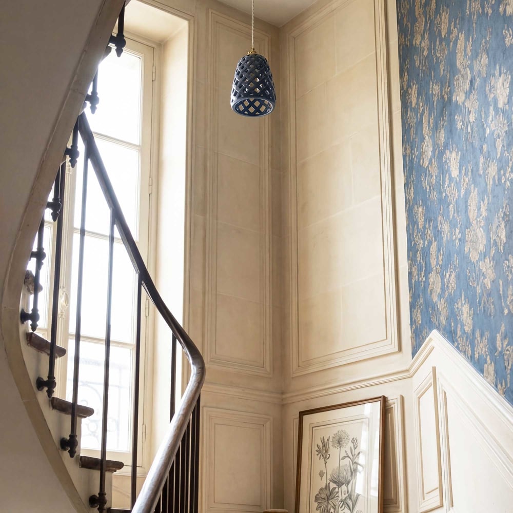 Suspension en céramique avec son équipement en textile et métal — vue 3