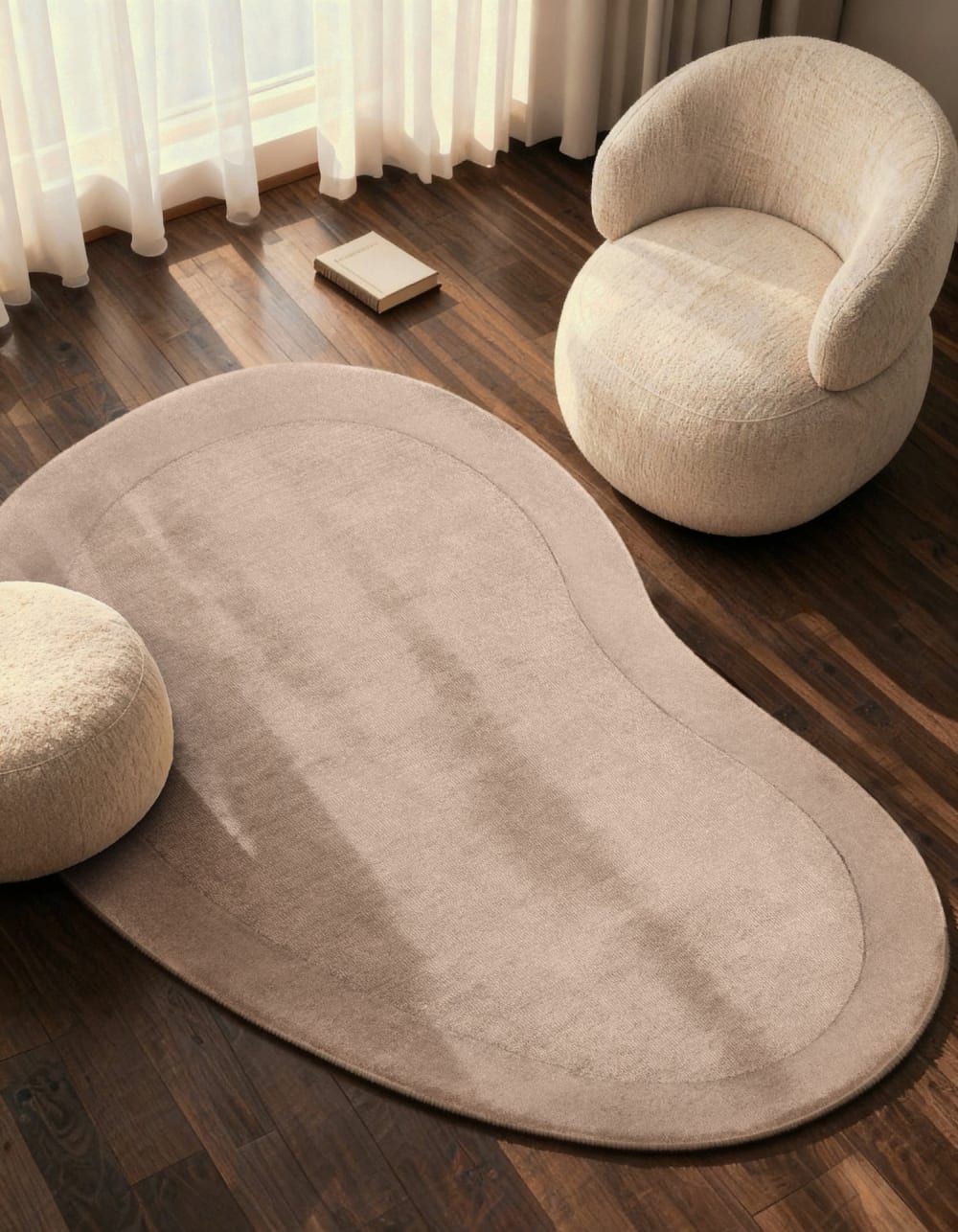 Tapis en laine de forme organique tufté main Beige 125x200cm — vue 3