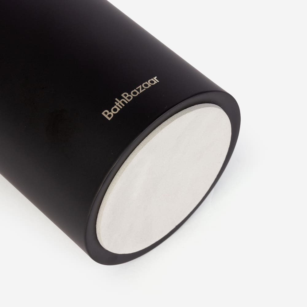 Pot à balai design compact noir mat