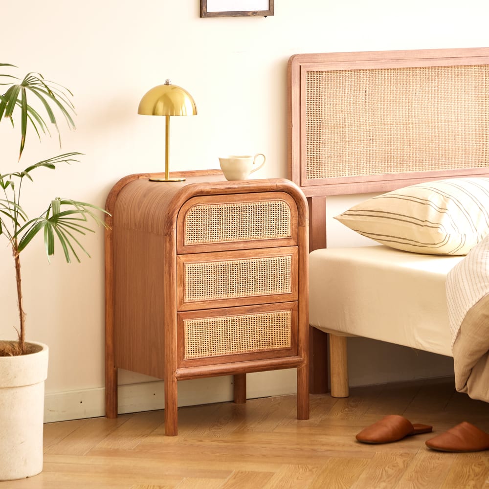 Table de chevet 3 tiroirs en rotin et bois de noyer