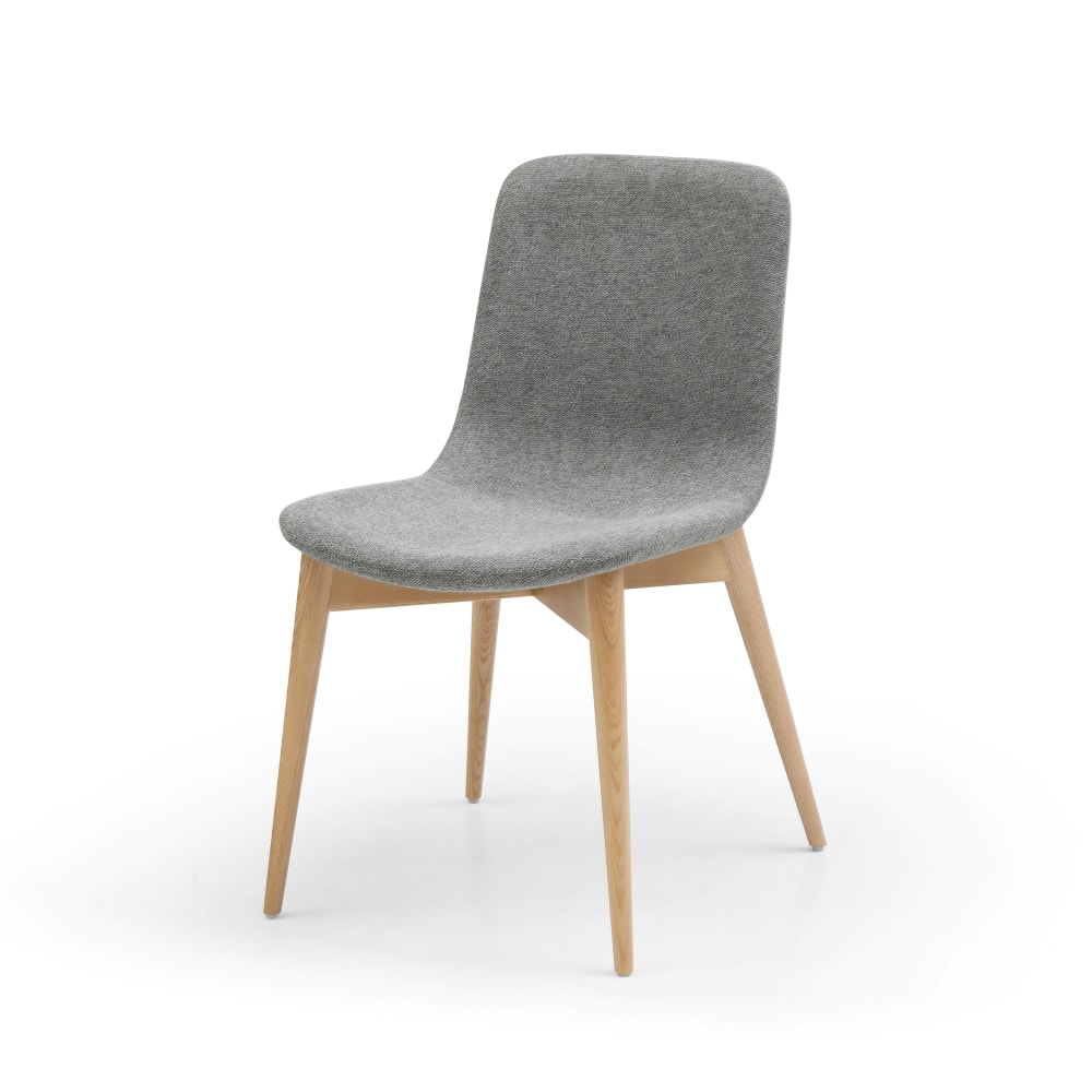 Chaise de table tissu gris clair pied frêne naturel