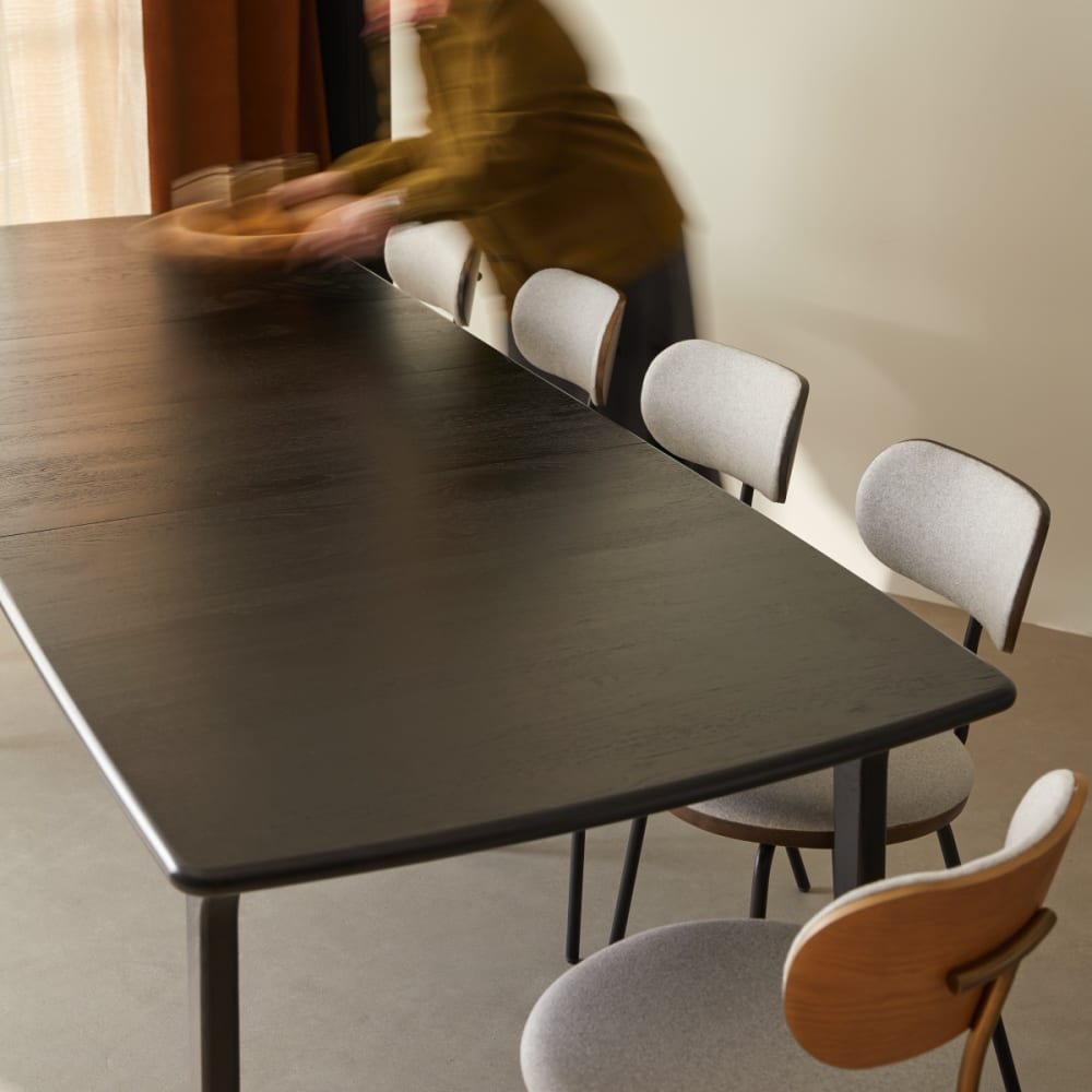 Ausziehtisch aus massiver Eiche black 6-12 Pers. - Maisons Du