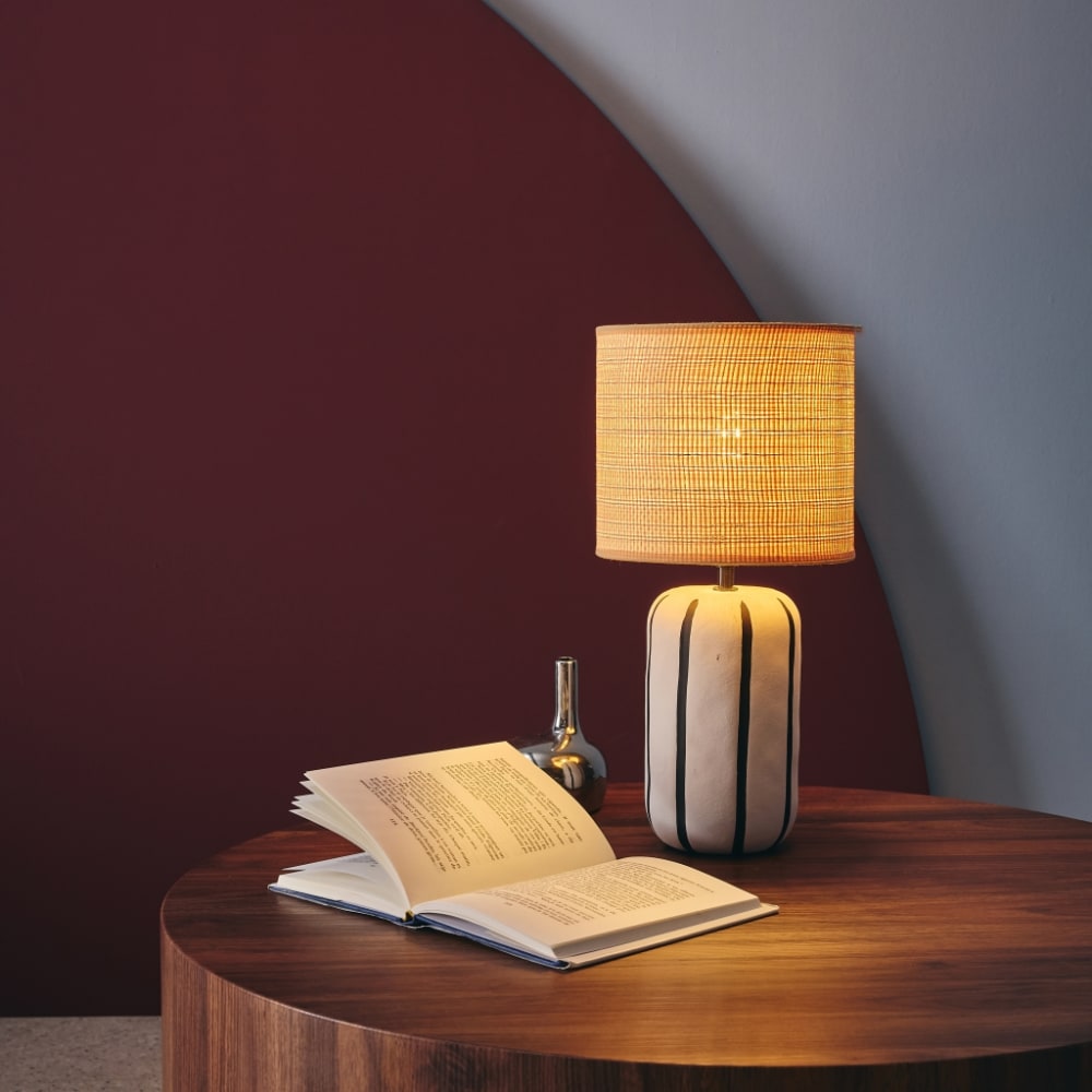 Lampe de table intérieur céramique blanche, abat-jour effet rotin h — vue 3