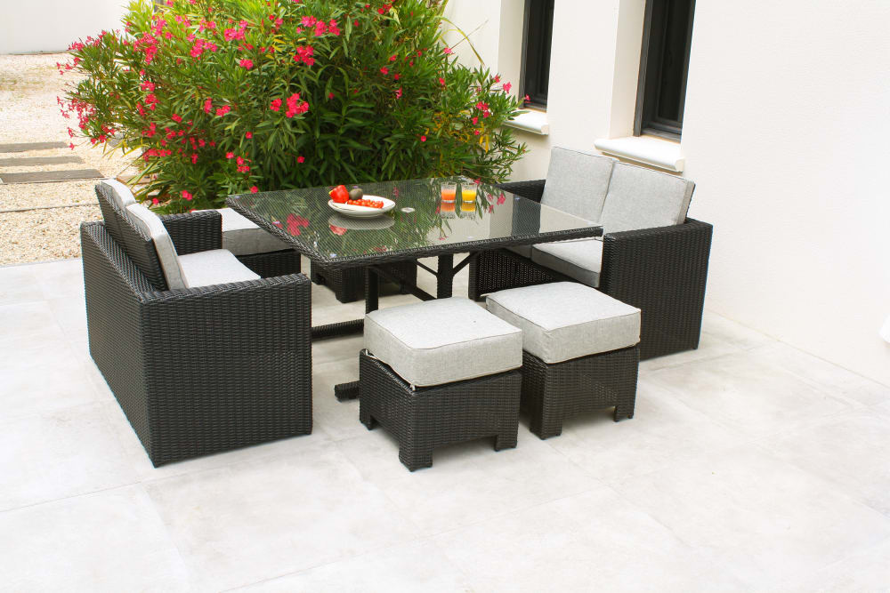 Ensemble repas encastrable 8 places en résine tresséee + housse