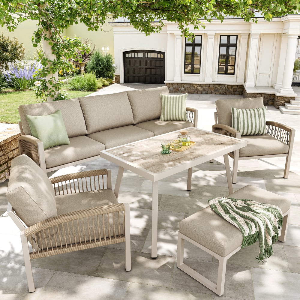 Salon de jardin en  beige Canapé 2 fauteuils et banc, coussins, table