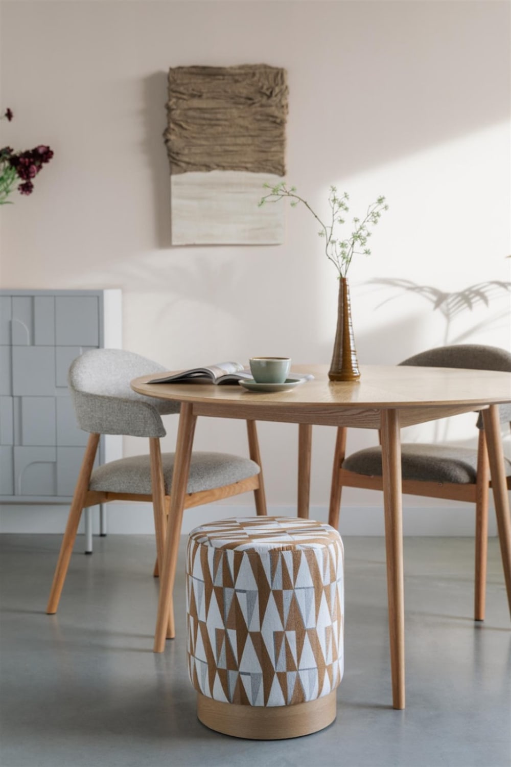 Tabouret beige en tissu design