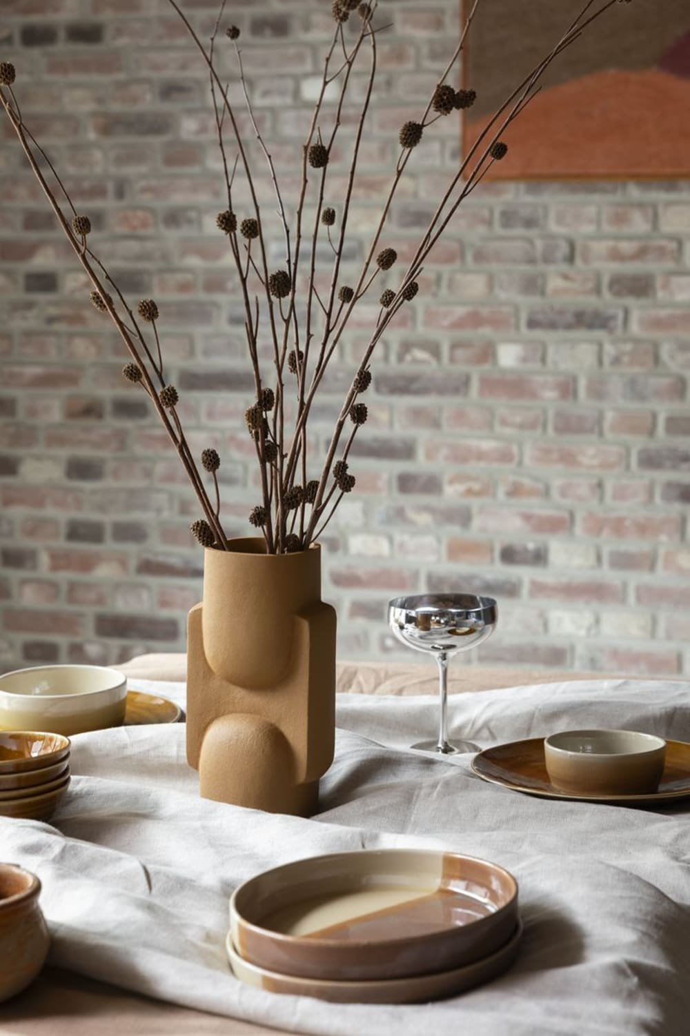 Vase et pot en aluminium ocre — vue 3
