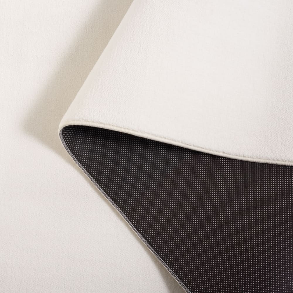 Tapis contemporain en polyester blanc, 91 x 152 cm — vue 4