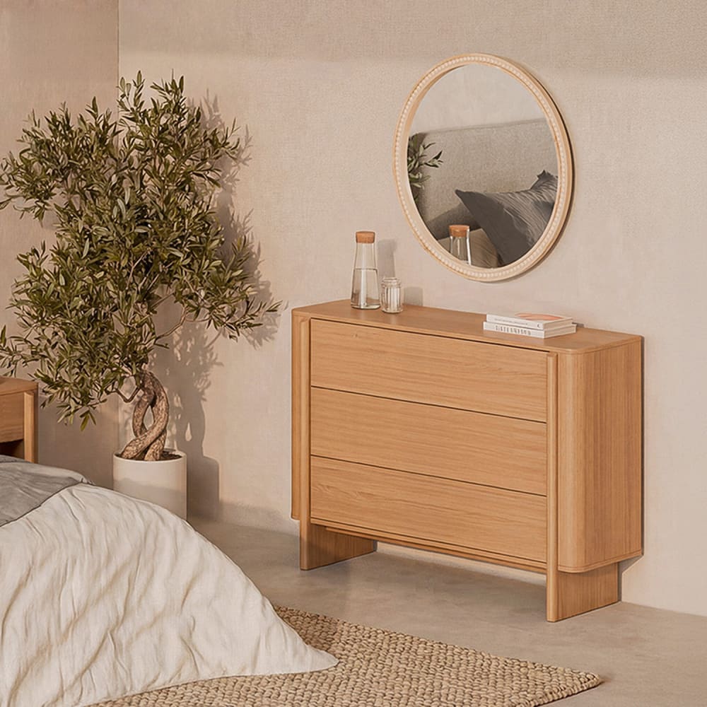 Commode en chêne avec un design arrondi et 3 tiroirs