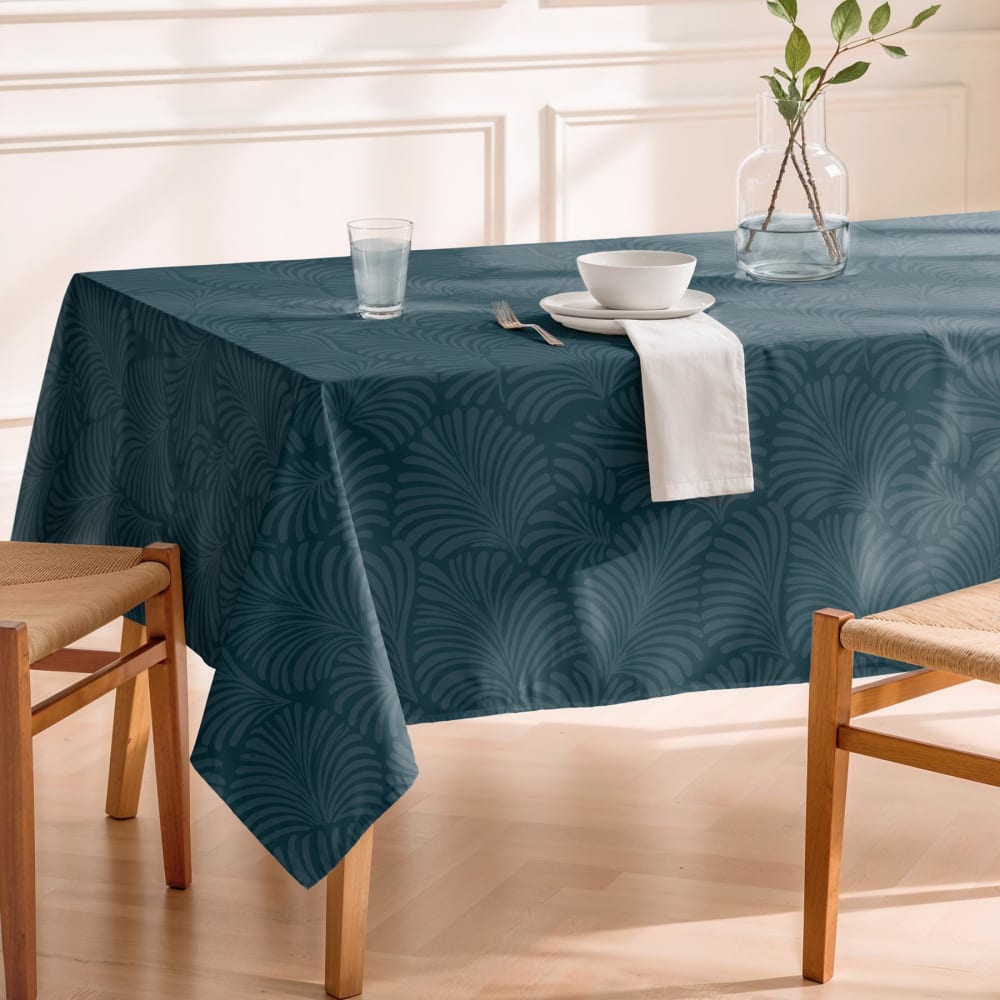 Nappe bleu pétrole antitache en coton motif feuilles éventail 155x300